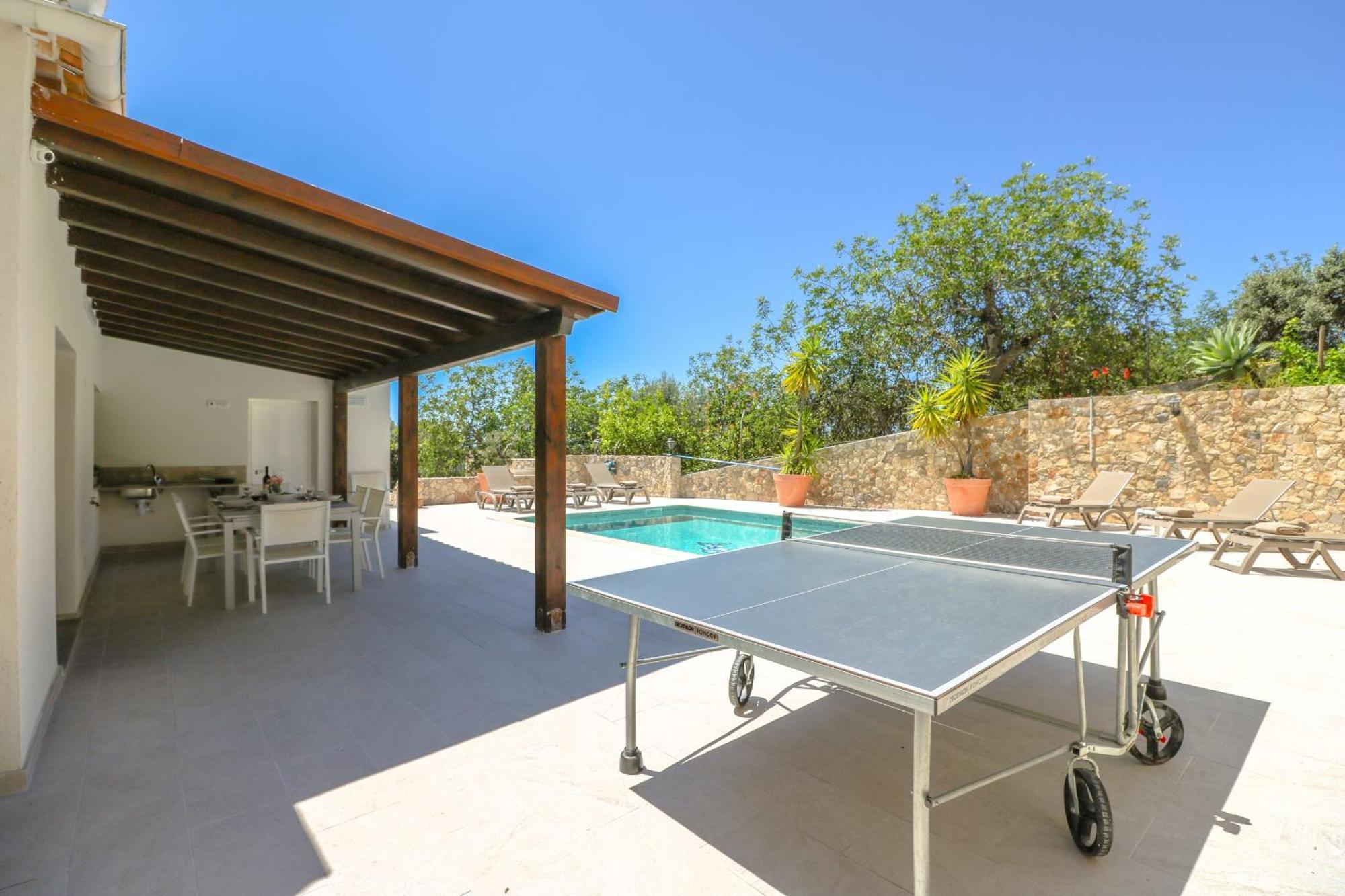 Redonda Villa